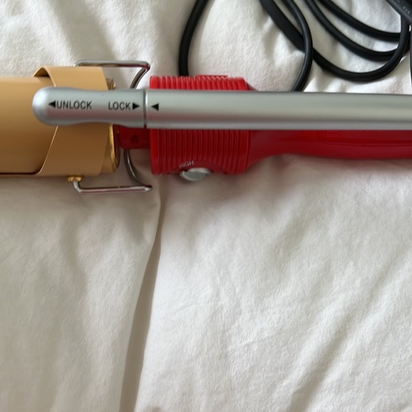 CHI Turbo Ceramic Curling Iron 1.5” - Picture 4 of 5